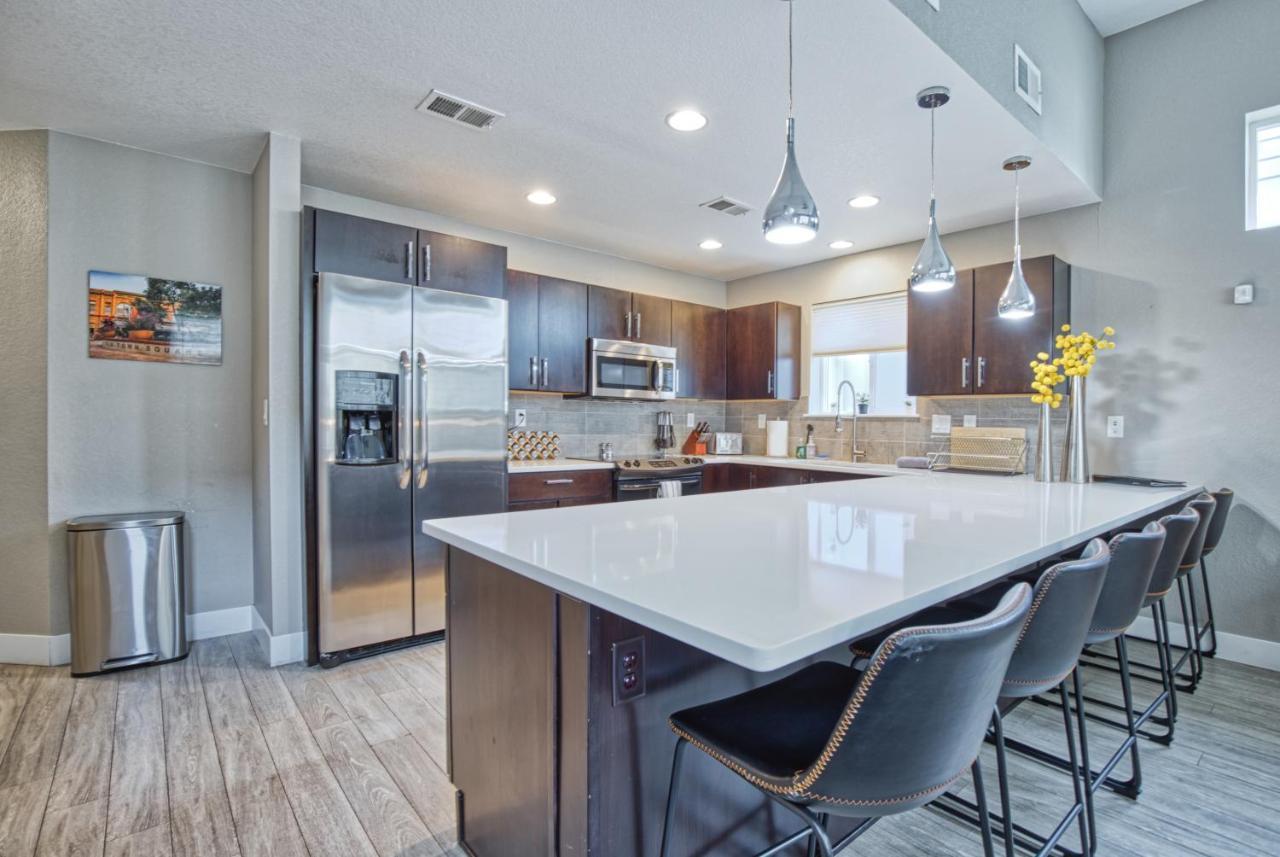 Modern Townhome Near Old Town, Breweries, & River! Fort Collins Zewnętrze zdjęcie